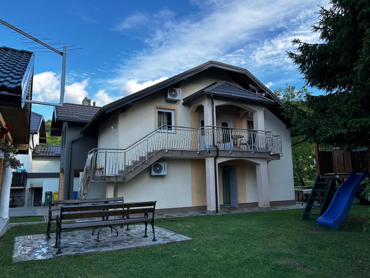 ホテル House Mirjana スモーヤナク エクステリア 写真