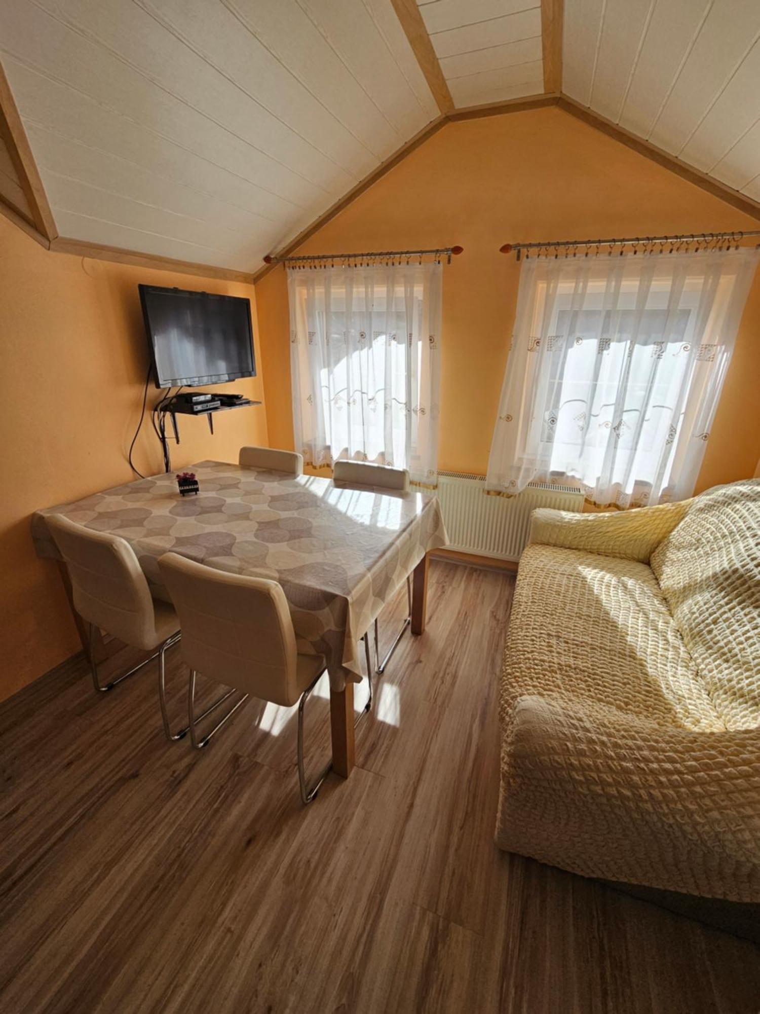 ホテル House Mirjana スモーヤナク エクステリア 写真