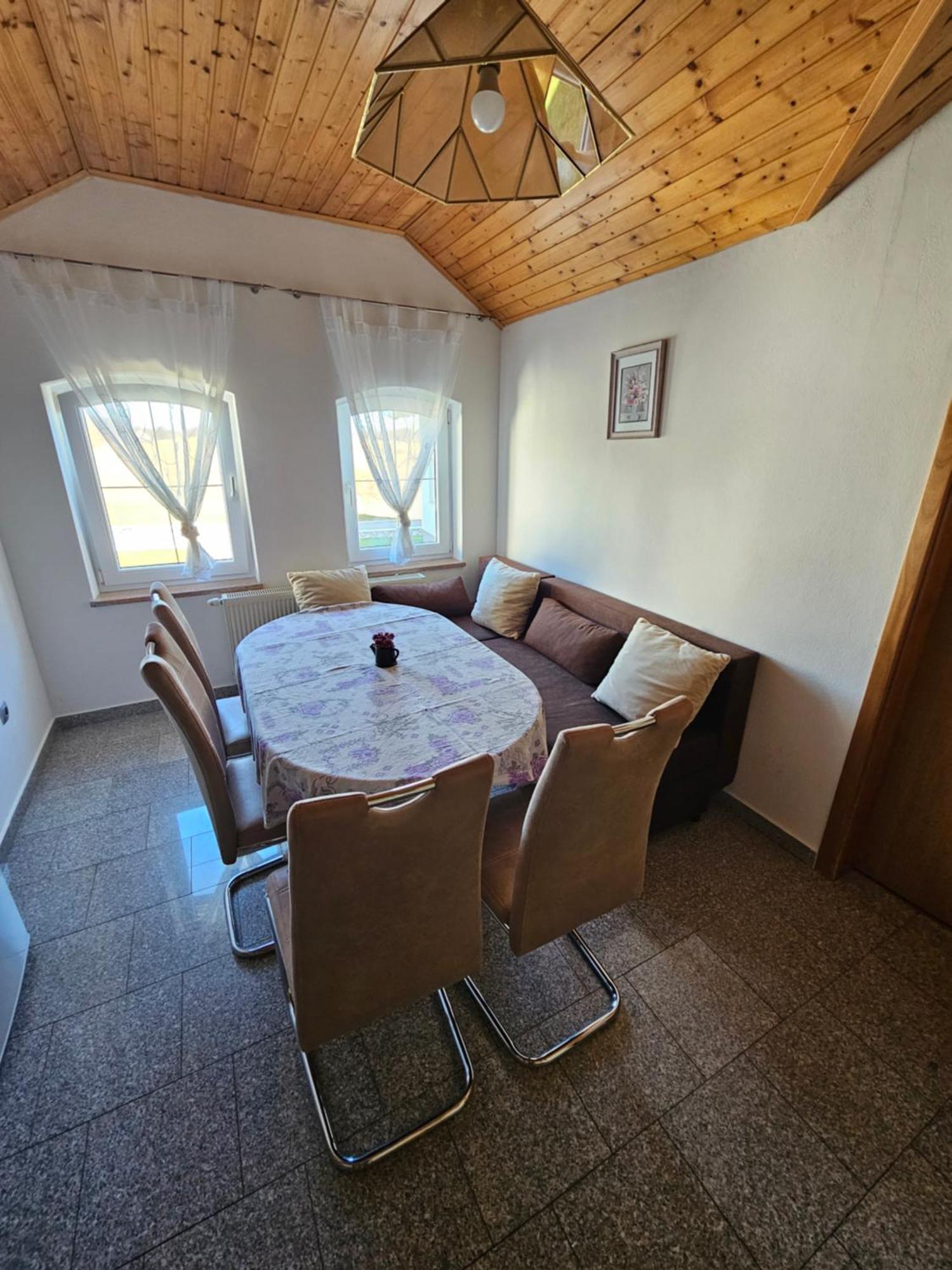 ホテル House Mirjana スモーヤナク エクステリア 写真